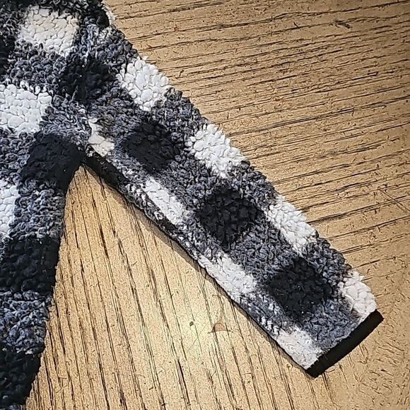 Epic Threads black and white fleece pull over sweater size 6 boys - Picture 3 of 11